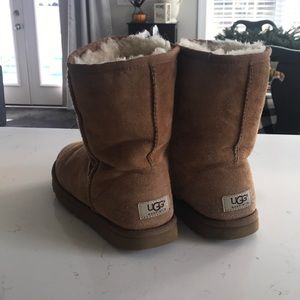 Size 8 chestnut Uggs